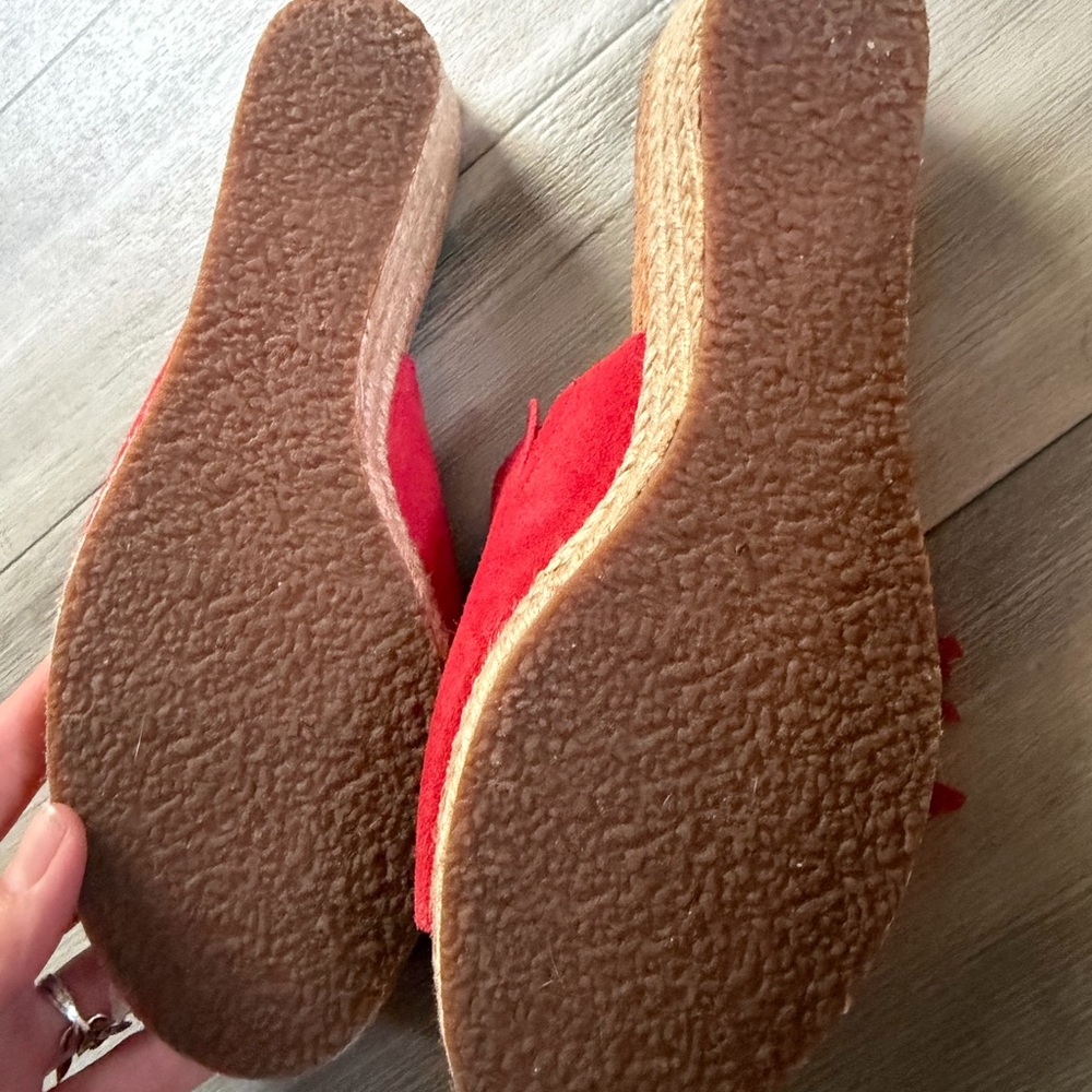 UGG Red Fringe wedges - Picture 4 of 4